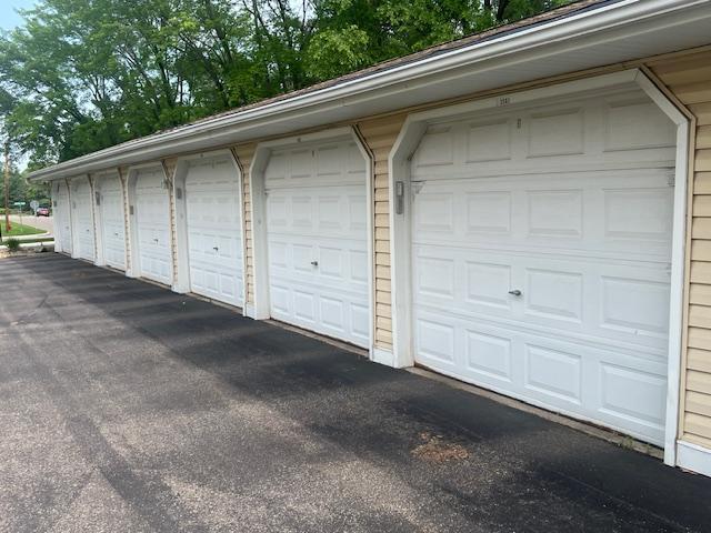 3335 Nevada Ave N Unit 3502, Crystal, MN 55427 - view of garage