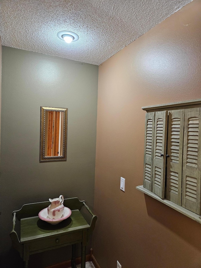 611 3rd St SW, Richville, MN 56576 - detailed view of a textured ceiling