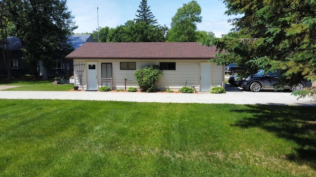 611 3rd St SW, Richville, MN 56576 - ranch-style home featuring a front lawn