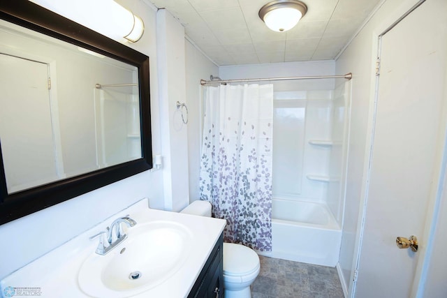 405 18th St N, Moorhead, MN 56560 - bathroom with vanity and shower / tub combo