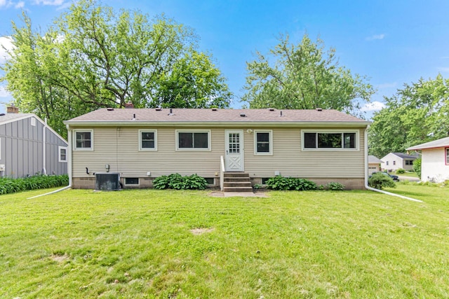1007 Ingerson Rd, Shoreview, MN 55126 - back of house featuring a lawn