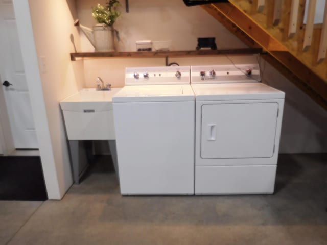 14650 Hilltop Rd, Ashby, MN 56309 - laundry room featuring separate washer and dryer