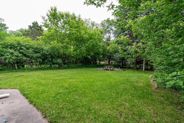 634 11th St N, Moorhead, MN 56560 - view of grassy yard