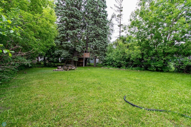 634 11th St N, Moorhead, MN 56560 - view of green lawn