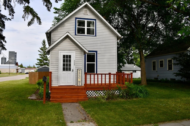 524 Horace Ave N, Thief River Falls, MN 56701 - back of property featuring a deck