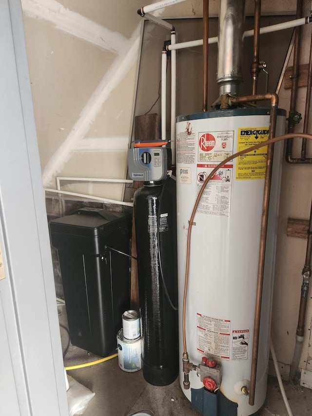 11330 Davenport Cir NE Unit F, Blaine, MN 55449 - utility room with water heater