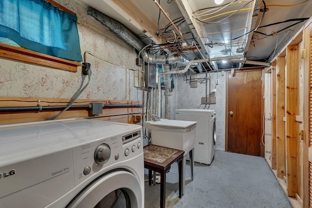212 31st Ave N, Saint Cloud, MN 56303 - laundry room with washing machine and dryer