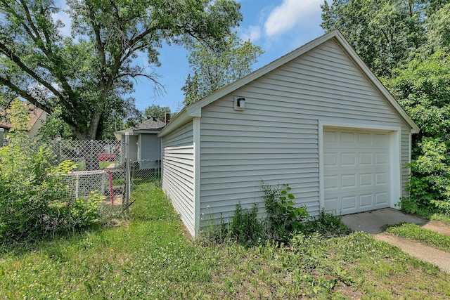 212 31st Ave N, Saint Cloud, MN 56303 - detached garage with driveway