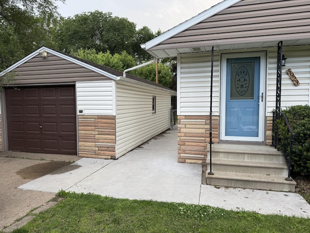 5923 Hodgson Rd, Shoreview, MN 55126 - view of detached garage