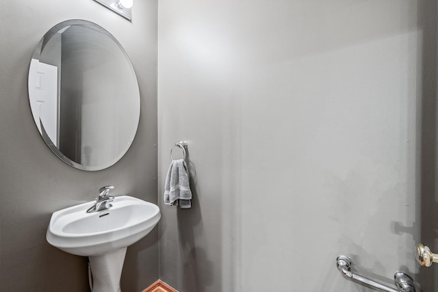 11122 Aberdeen St NE Unit C, Blaine, MN 55449 - bathroom featuring a sink