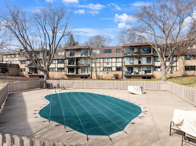 205 Barry Ave S Unit 208, Wayzata, MN 55391 - community pool with a patio area