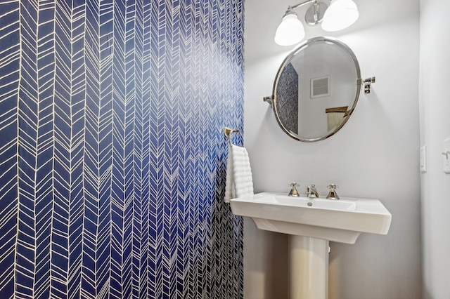 4810 42nd St, Saint Louis Park, MN 55416 - view of bathroom