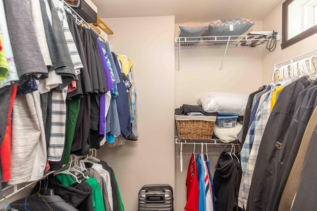 618 23rd Ave W, West Fargo, ND 58078 - view of spacious closet
