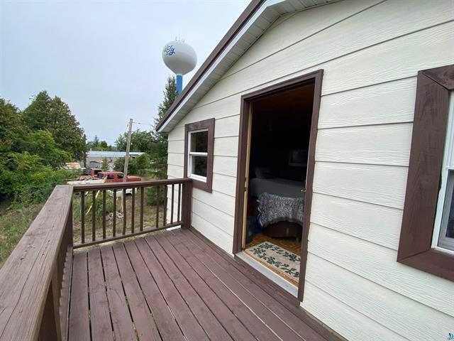 355 Harvey St, Ely, MN 55731 - view of deck