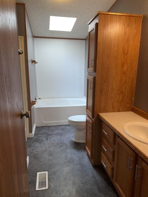 19531 Explorer Trl, Todd Twp, MN 56470 - bathroom featuring vanity, a bath, and a textured ceiling
