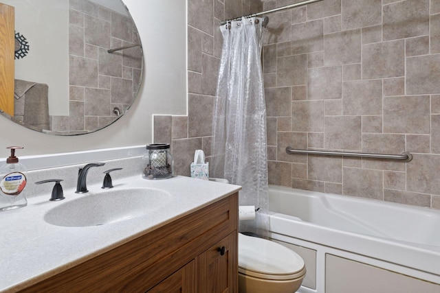 723 2nd Ave S, Buffalo, MN 55313 - full bathroom with vanity and shower / bath combo with shower curtain