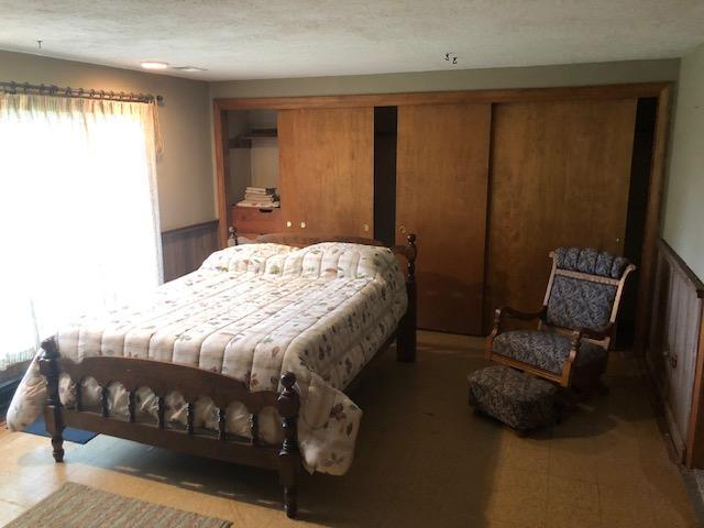 300 Whittier St W, Lanesboro, MN 55949 - bedroom featuring multiple windows