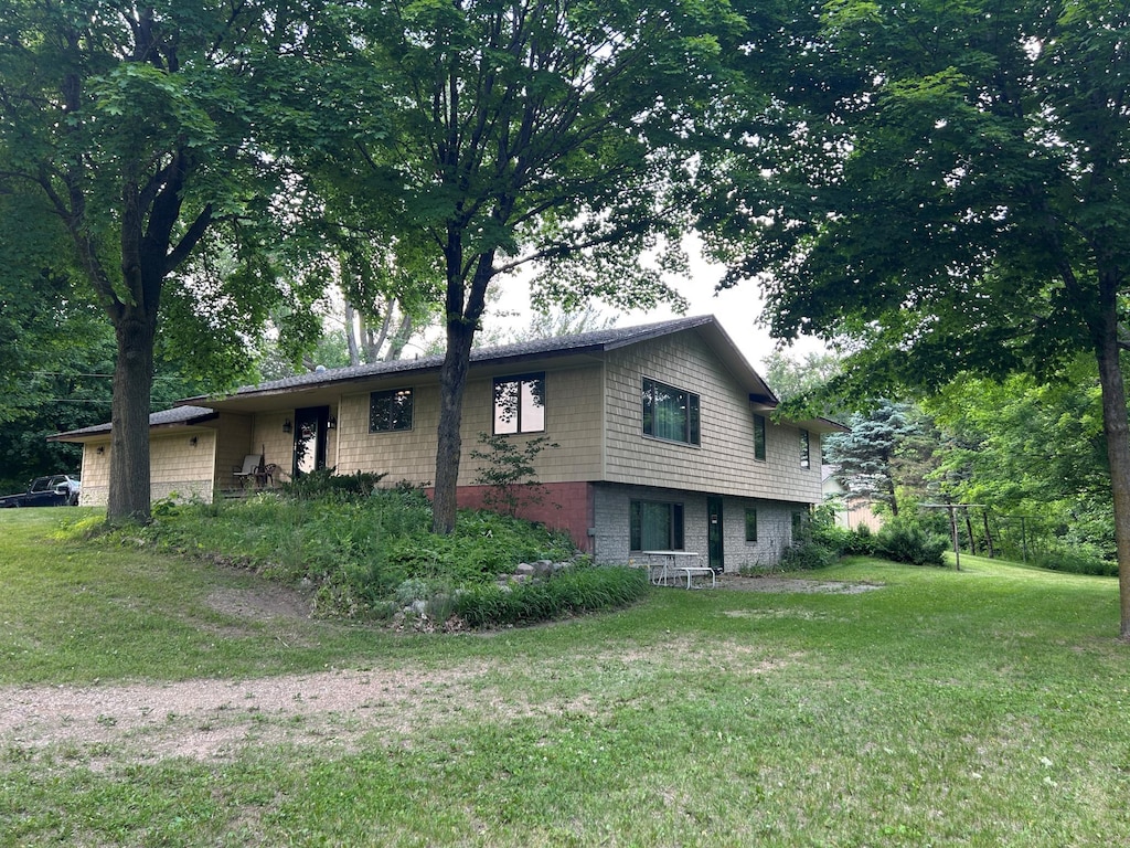 1640 95th St SE, Franklin Twp, MN 55328 - view of front of house featuring a front yard