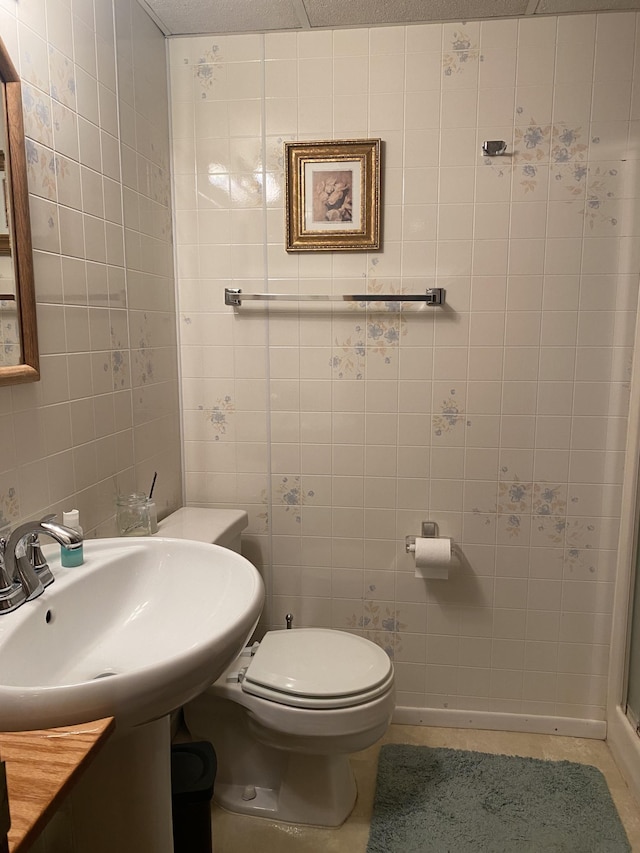 17136 Hidden Lake Rd, Fifty Lakes, MN 56448 - bathroom featuring tile walls, vanity, and a shower