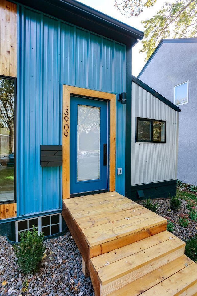 3909 Xerxes Ave S, Minneapolis, MN 55410 - doorway to property
