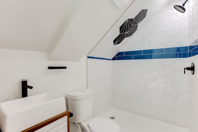 3909 Xerxes Ave S, Minneapolis, MN 55410 - full bathroom with a tile shower and vanity