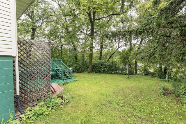 505 1st Ave SE, Pelican Rapids, MN 56572 - view of green lawn featuring stairway