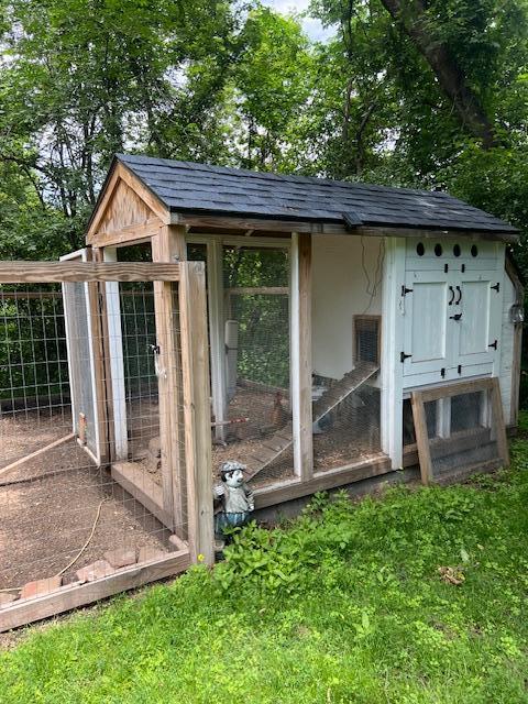 4837 Diane Dr, Minnetonka, MN 55343 - view of poultry coop