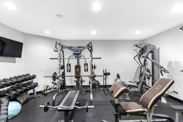 22620 Hayward Ave N, Forest Lake, MN 55025 - workout area featuring recessed lighting