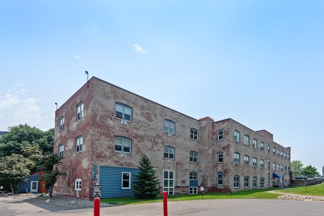 215 7th St NE Unit 205, Minneapolis, MN 55413 - view of building exterior