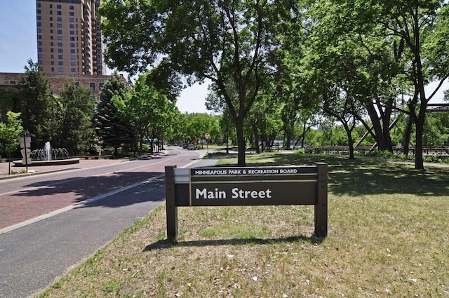 215 7th St NE Unit 205, Minneapolis, MN 55413 - view of home's community with a yard
