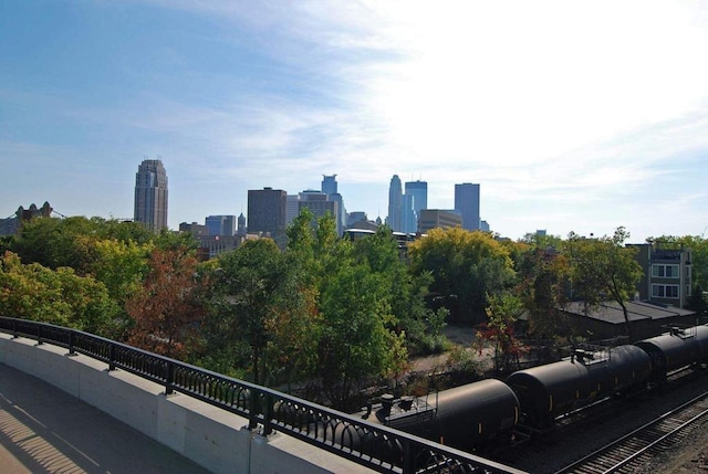 215 7th St NE Unit 205, Minneapolis, MN 55413 - skyline view