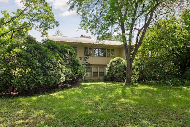 1065 Colby St, Saint Paul, MN 55116 - view of green lawn