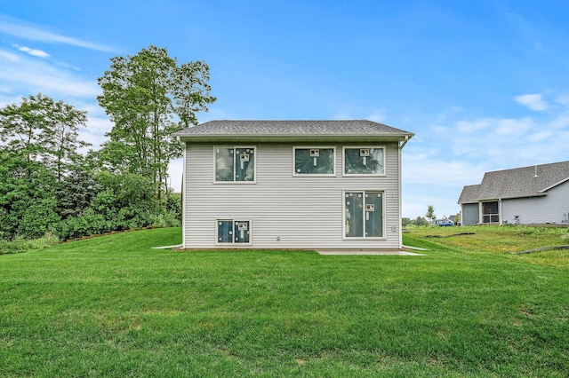 201 Mccarrons Pl W, Roseville, MN 55113 - back of house with a yard