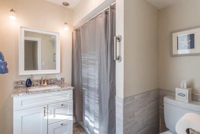116 3rd Ave, Crosby, MN 56441 - full bath with vanity and a shower with shower curtain