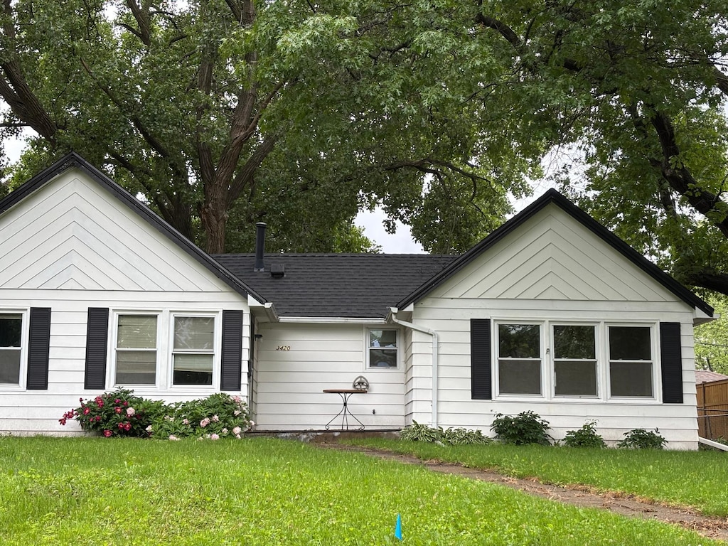 3420 Major Ave N, Crystal, MN 55422 - view of front of property with a front lawn