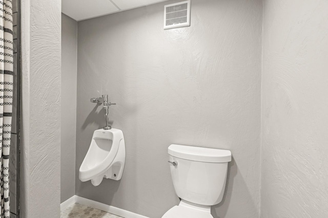 755 Keokuk Ln, Mendota Heights, MN 55120 - full bathroom with toilet