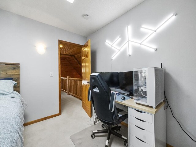 25533 Heritage Ln, Wyoming, MN 55092 - office space with light colored carpet and baseboards