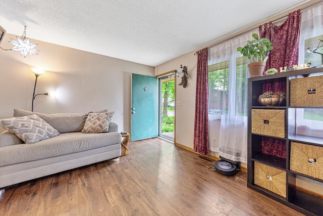416 Livingston Ct, Northfield, MN 55057 - photo 2