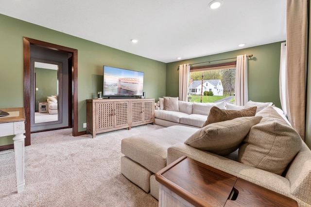 632 Quince St, Duluth, MN 55811 - carpeted living area featuring recessed lighting