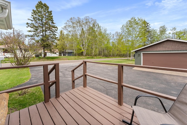 632 Quince St, Duluth, MN 55811 - wooden deck with an outbuilding