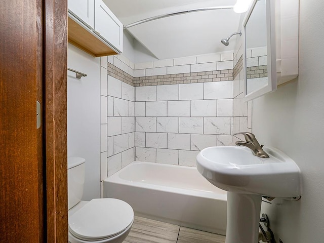 4021 Colfax Ave N, Minneapolis, MN 55412 - full bathroom with toilet and shower / bathtub combination