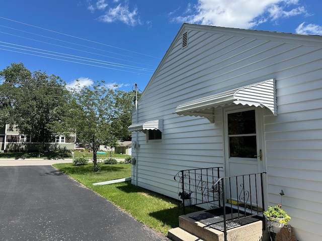 925 Willow St W, Detroit Lakes, MN 56501 - view of home's exterior