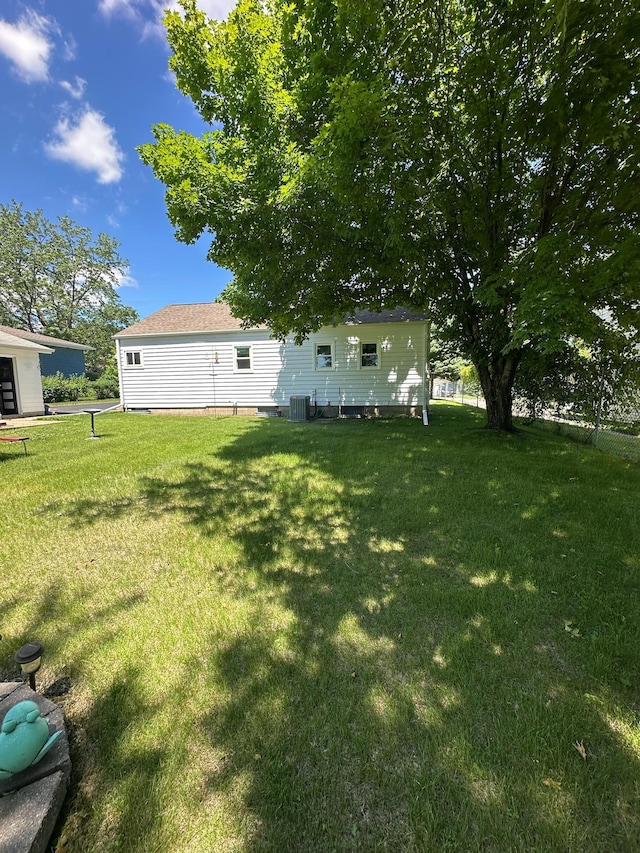 925 Willow St W, Detroit Lakes, MN 56501 - view of grassy yard