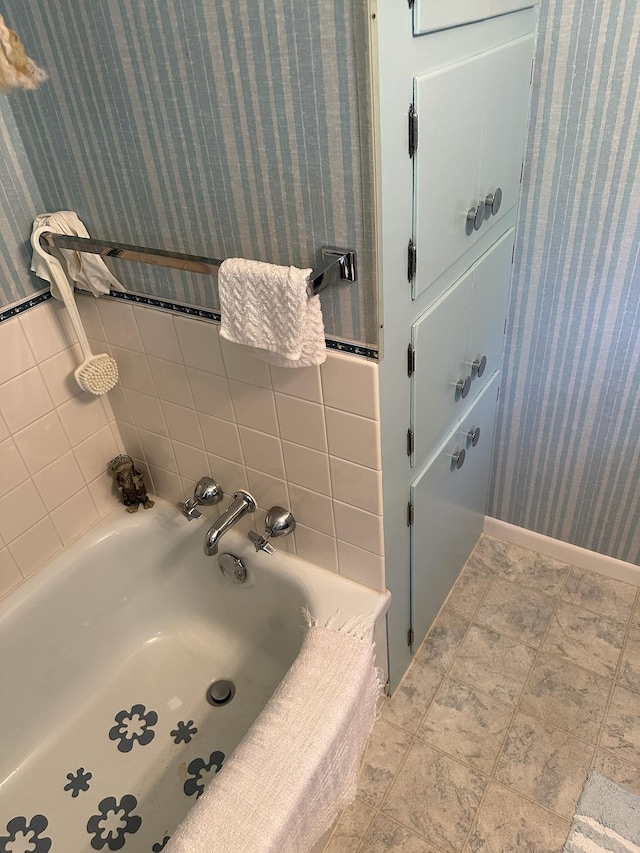 925 Willow St W, Detroit Lakes, MN 56501 - full bathroom featuring a tub to relax in
