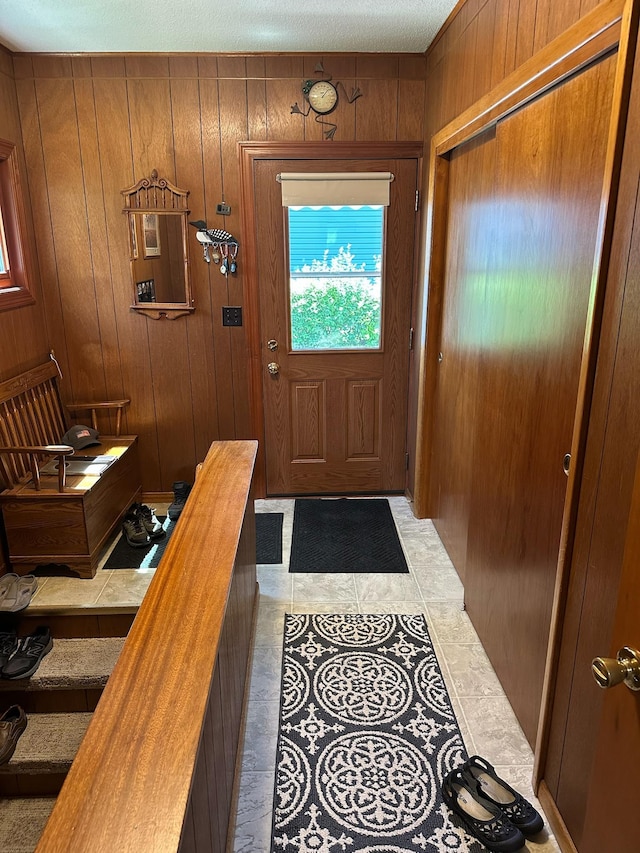 925 Willow St W, Detroit Lakes, MN 56501 - entryway with wood walls