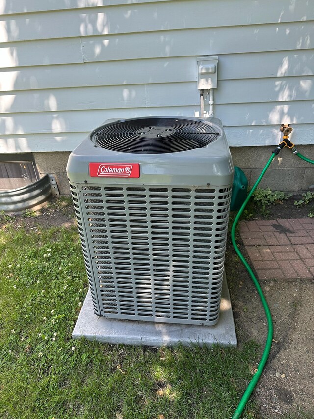 925 Willow St W, Detroit Lakes, MN 56501 - exterior view of a central air condition unit