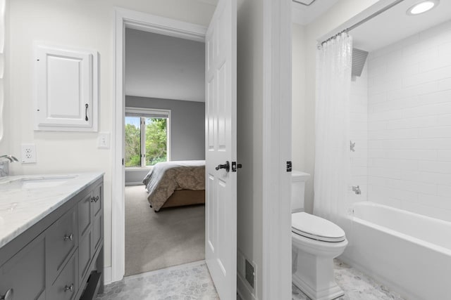 11193 Bluestem Ln, Eden Prairie, MN 55347 - ensuite bathroom featuring vanity and shower / tub combo