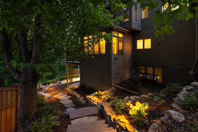 11193 Bluestem Ln, Eden Prairie, MN 55347 - view of side of home