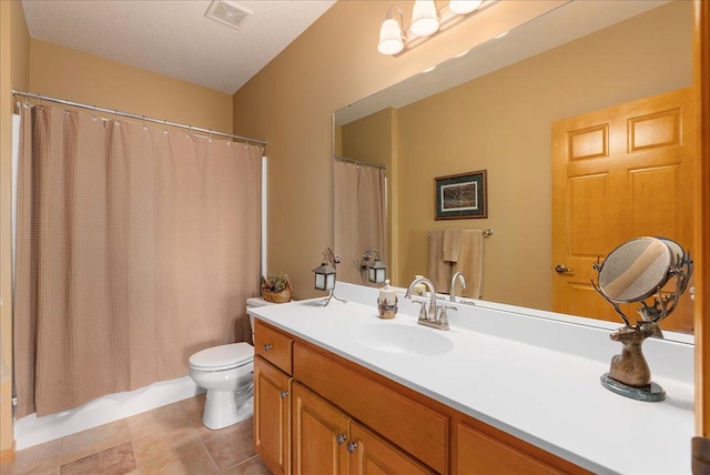 238 Muirfield Trl, Hudson, WI 54016 - full bath featuring vanity and a shower with shower curtain