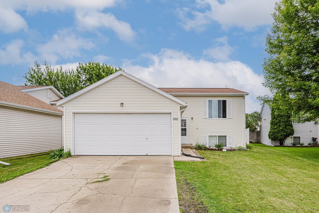 5552 18th St S, Fargo, ND 58104 - photo 1